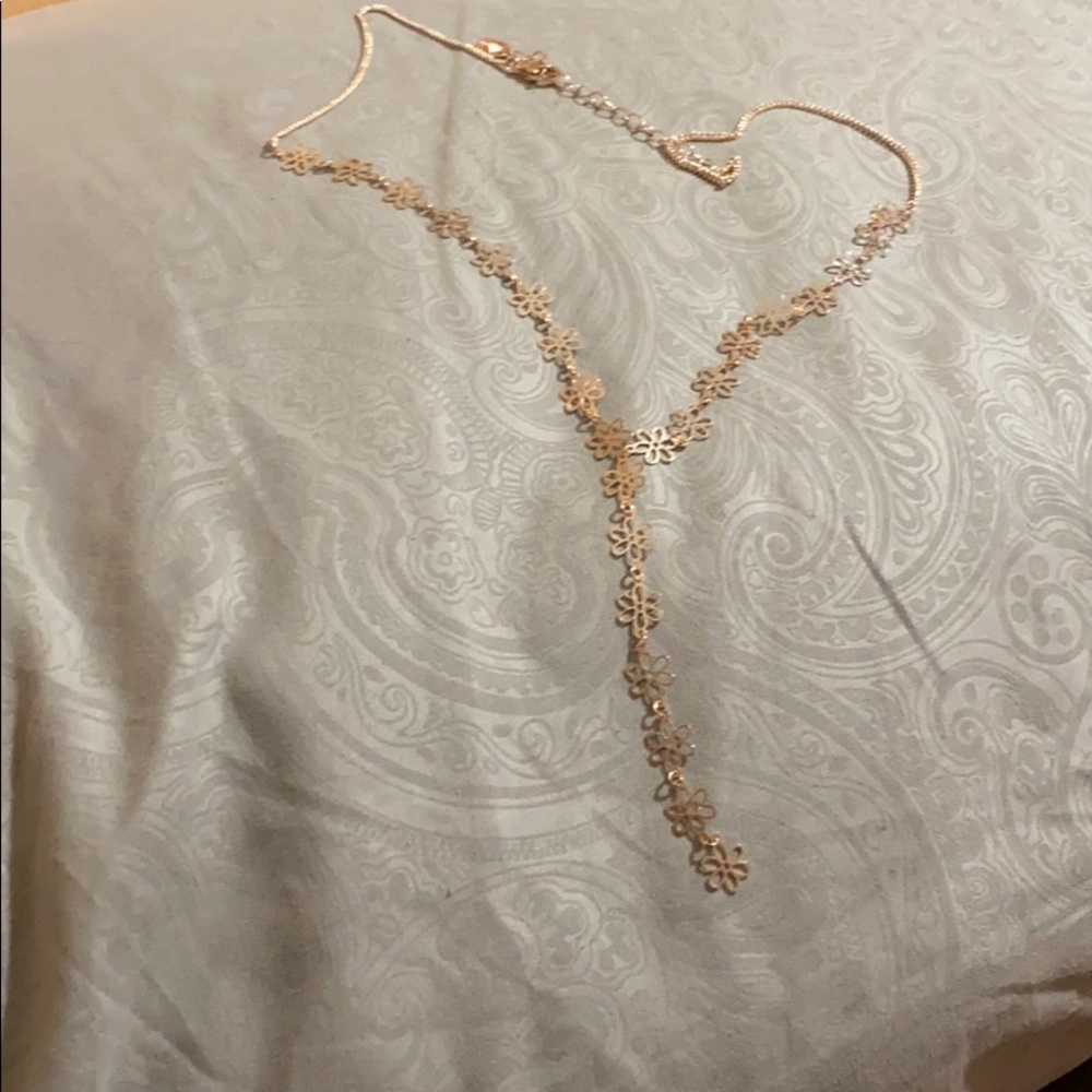 🤍Flower Necklace🤍